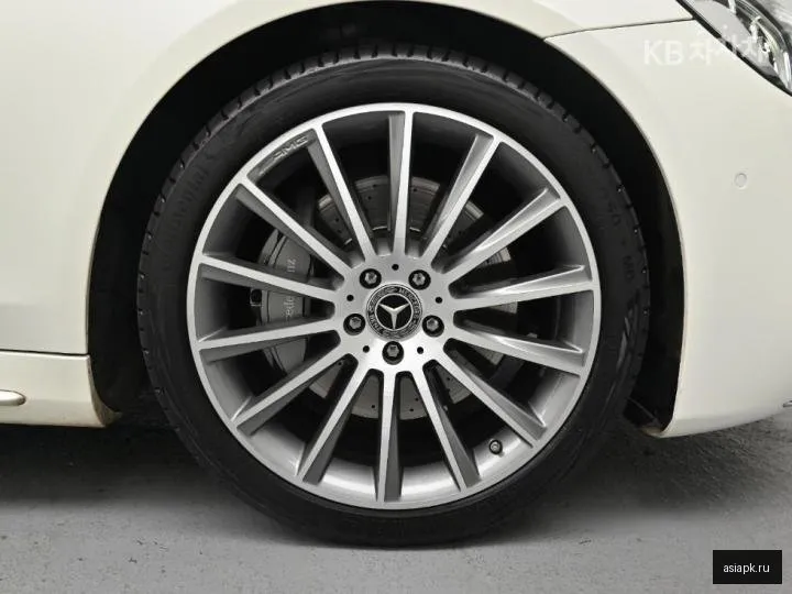 Mercedes-Benz S-Class 5