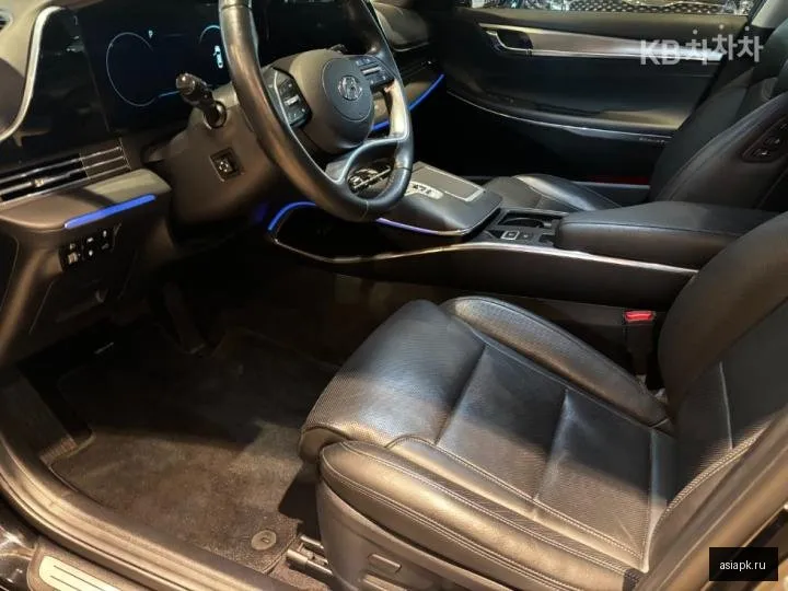 Hyundai Grandeur 4