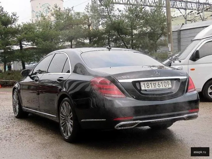 Mercedes-Benz S-Class 3