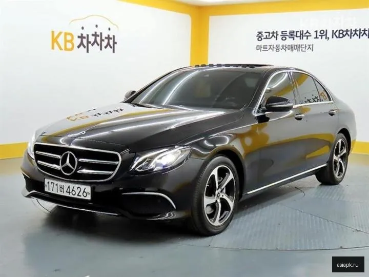 Mercedes-Benz E-Class 2
