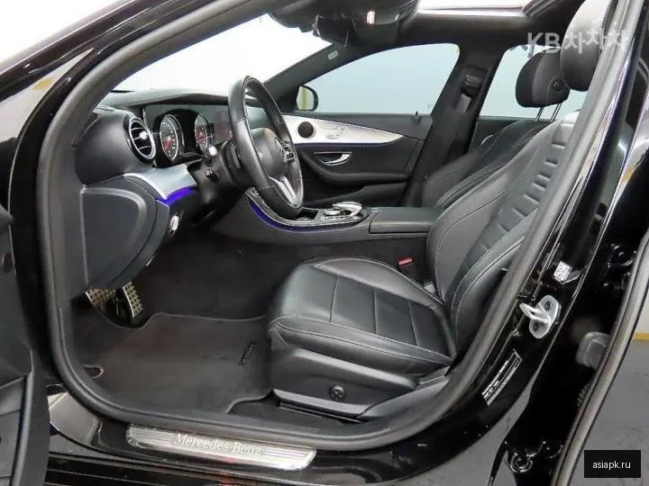 Mercedes-Benz E-Class 5