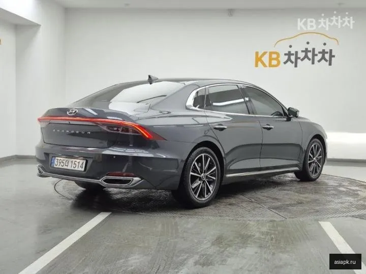 Hyundai Grandeur 4