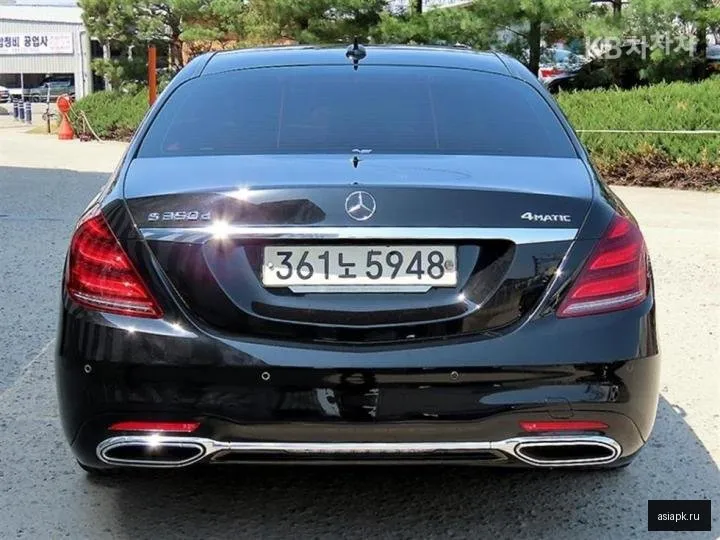 Mercedes-Benz S-Class 4