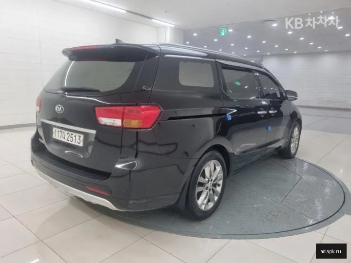 Kia Carnival 4