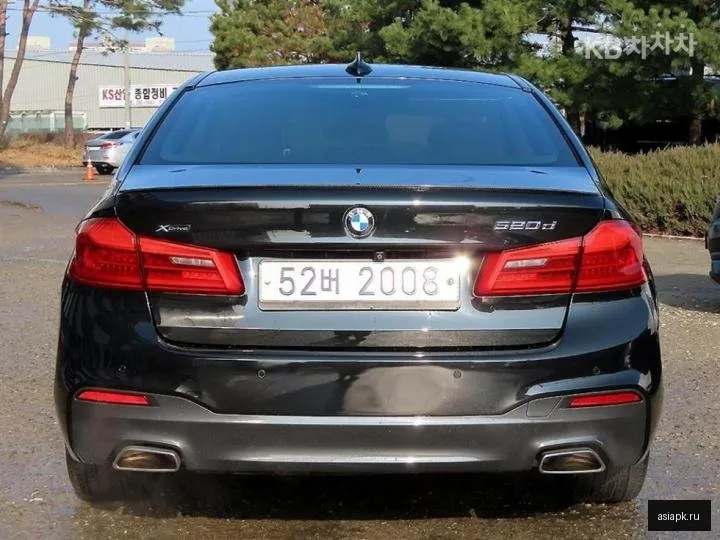 BMW 5-Series 4