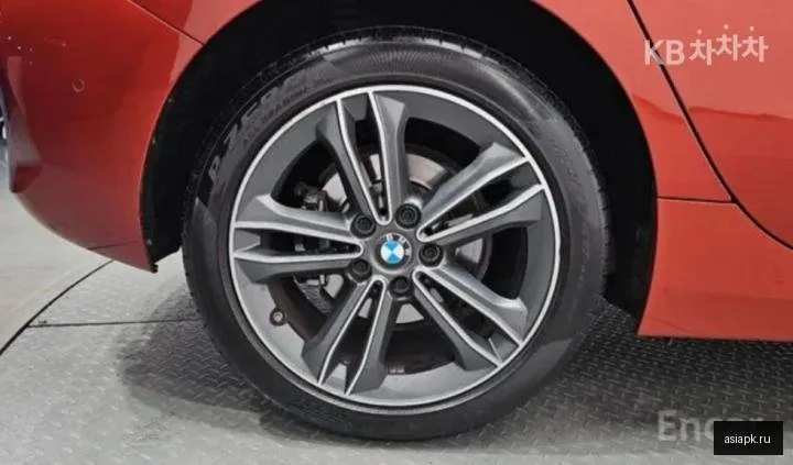BMW 1-Series 5