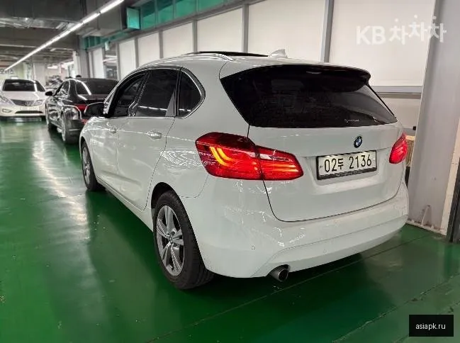 BMW 2-Series 4