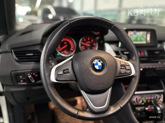 BMW 2-Series 5