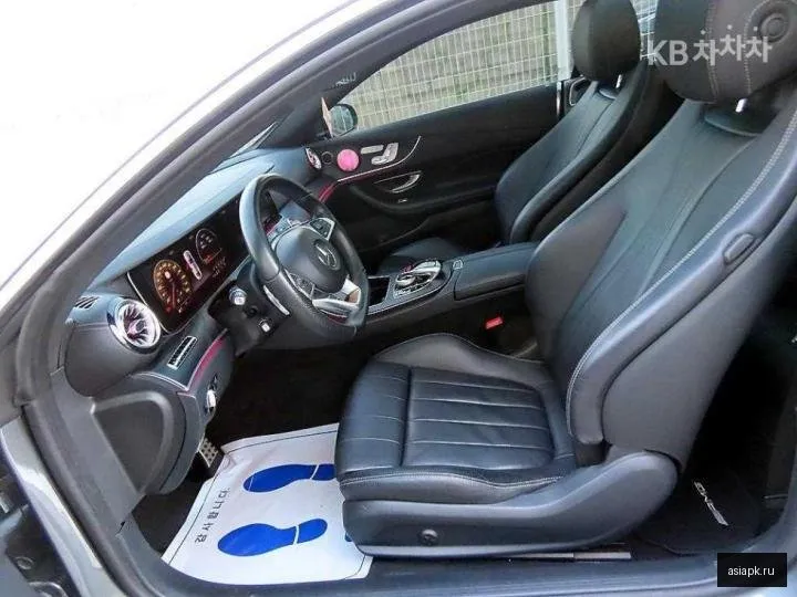 Mercedes-Benz E-Class 5