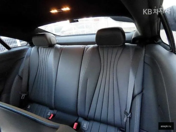 Mercedes-Benz E-Class 6