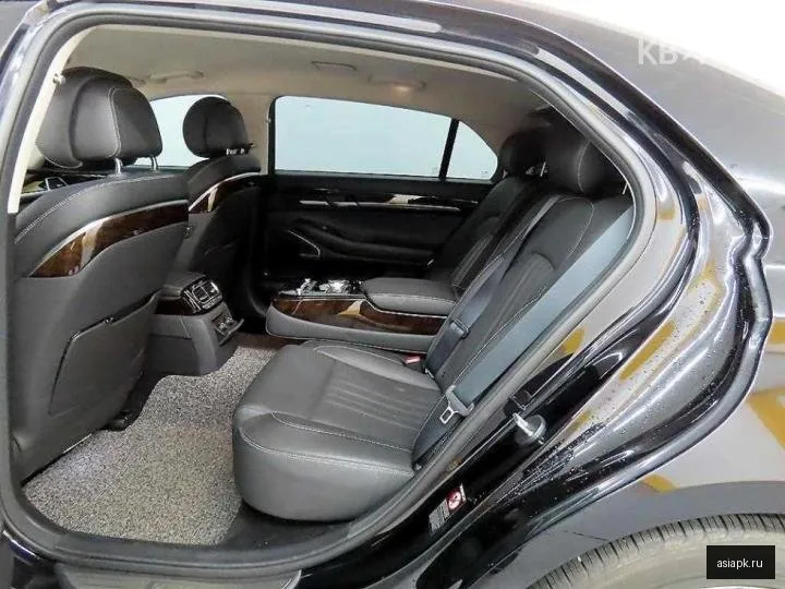 Genesis G90 6