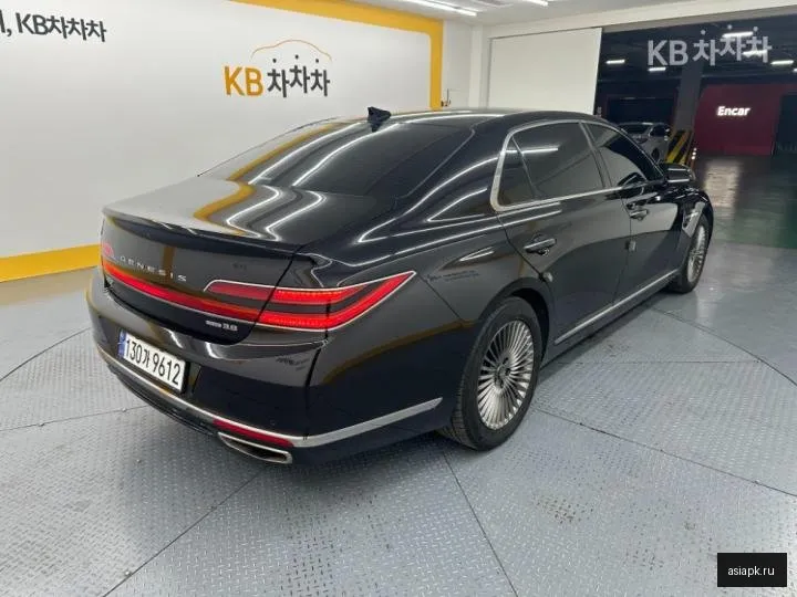 Genesis G90 4