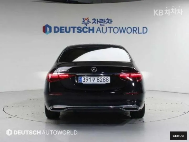 Mercedes-Benz S-Class 4