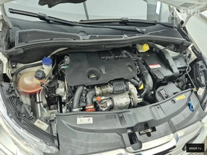 Peugeot 2008 6