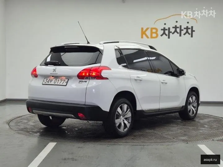 Peugeot 2008 4