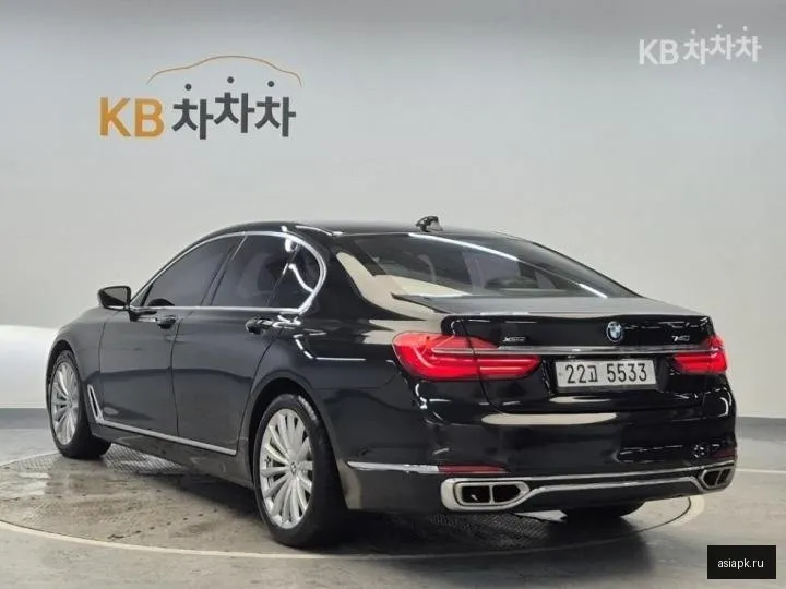 BMW 7-Series 2