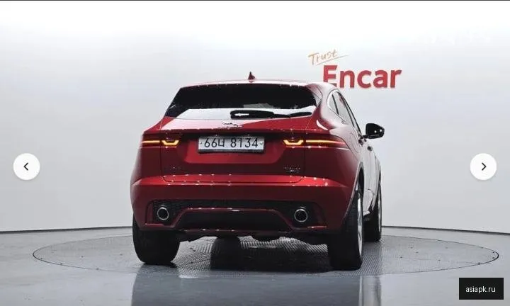 Jaguar E-Pace 4