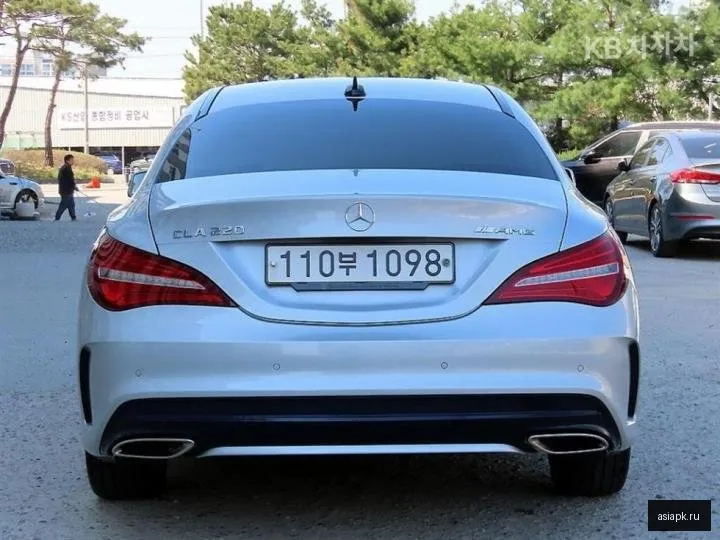Mercedes-Benz CLA-Class AMG 4