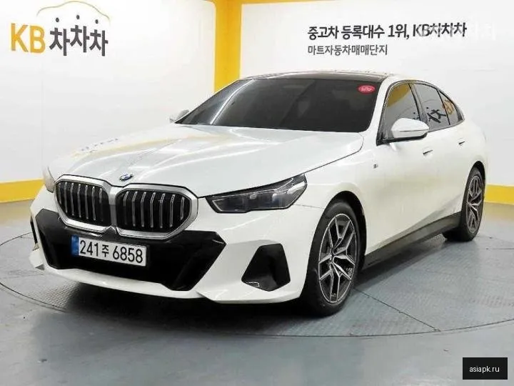 BMW 5-Series 2