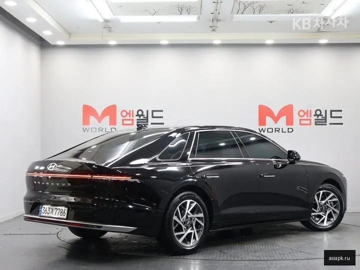 Hyundai Grandeur 4