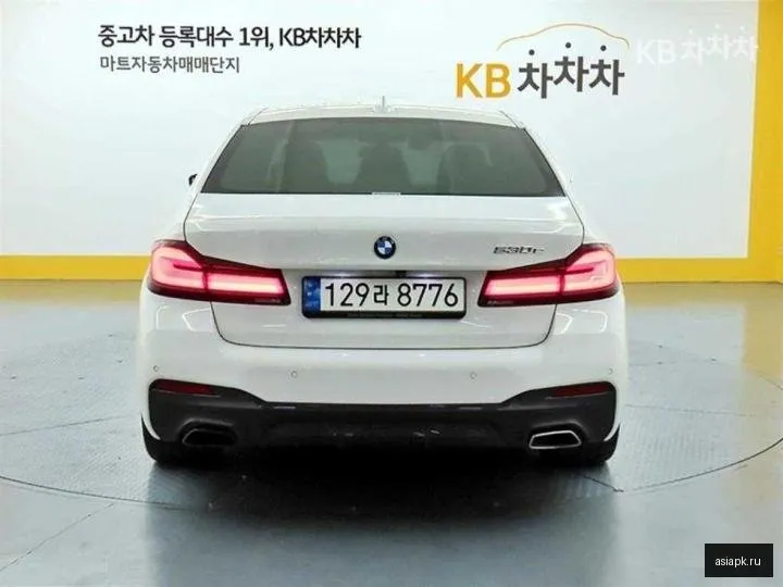 BMW 5-Series 3