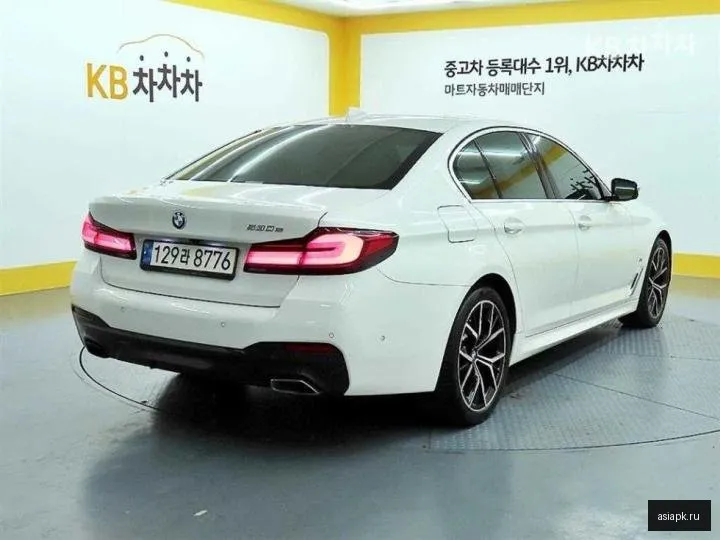 BMW 5-Series 4
