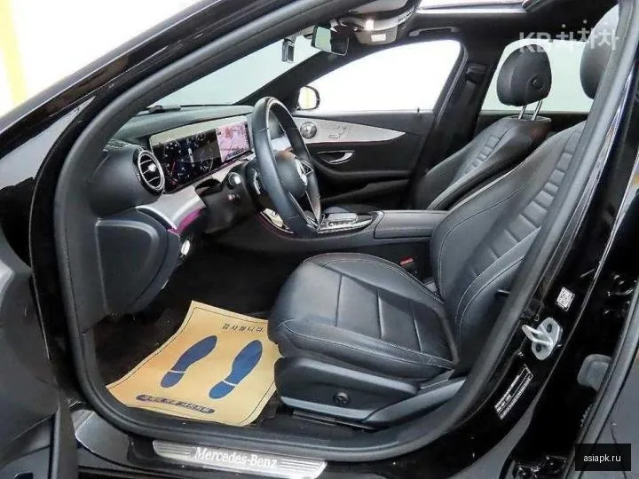 Mercedes-Benz E-Class 5
