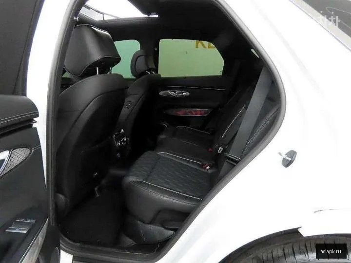 Genesis GV70 6