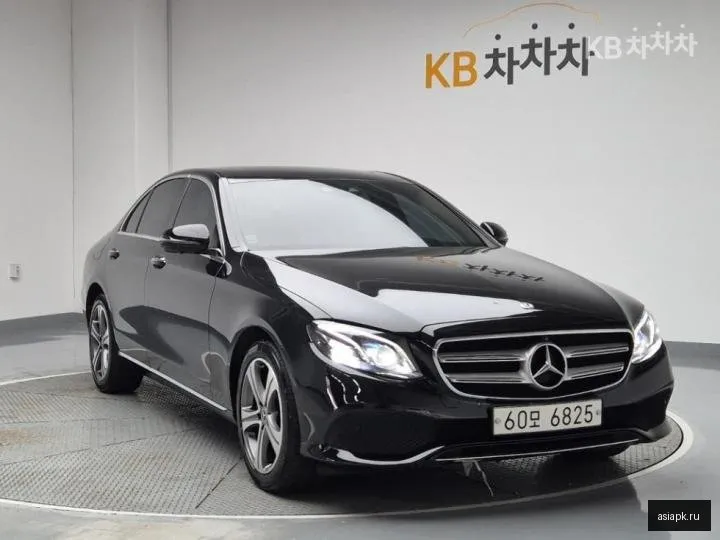 Mercedes-Benz E-Class 4