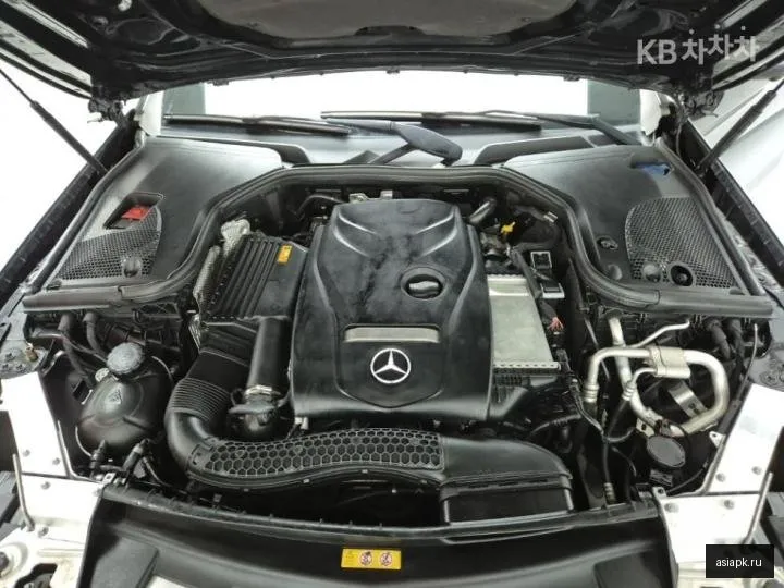Mercedes-Benz E-Class 5