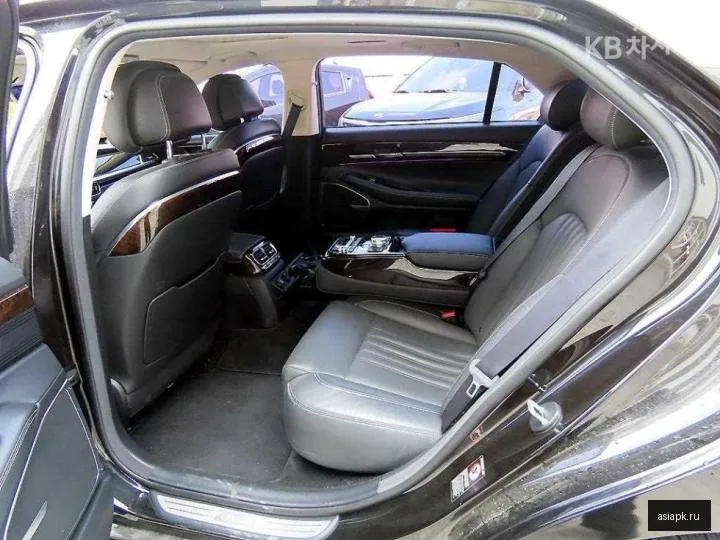 Genesis G90 6