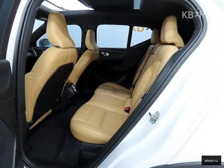 Volvo XC40 6