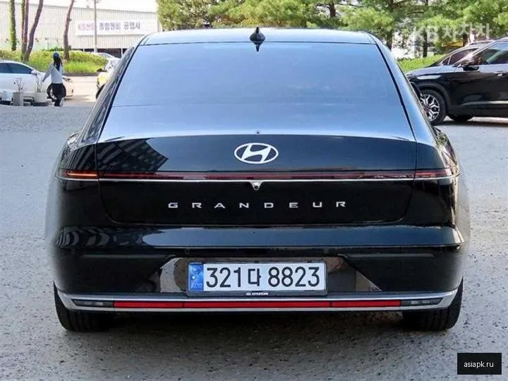 Hyundai Grandeur 4
