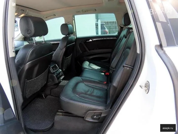 Audi Q7 6