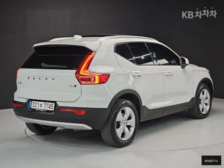 Volvo XC40 4
