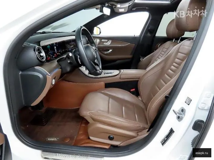 Mercedes-Benz E-Class 5