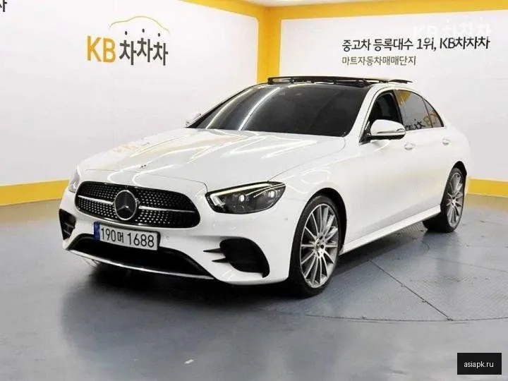 Mercedes-Benz E-Class 2
