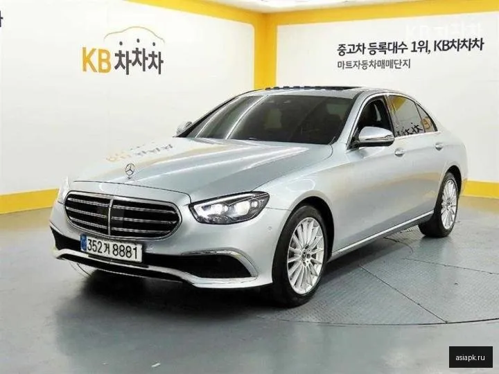 Mercedes-Benz E-Class 2