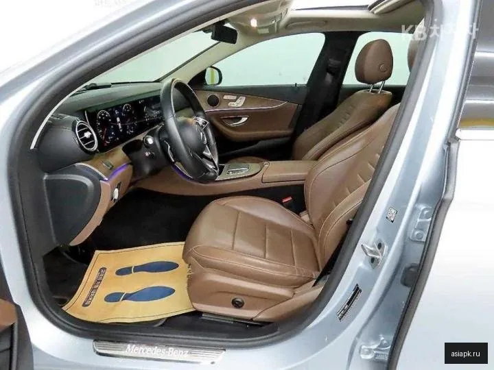 Mercedes-Benz E-Class 5