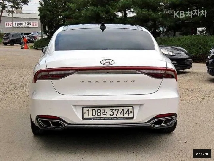 Hyundai Grandeur 4