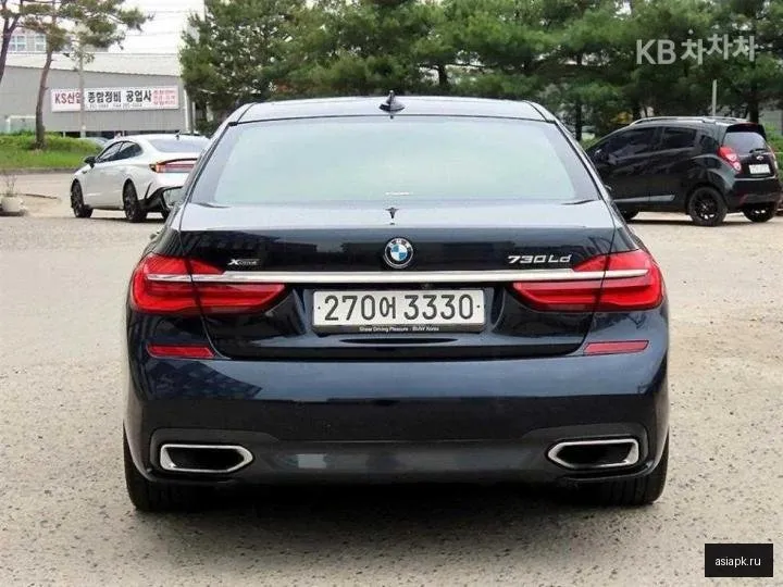 BMW 7-Series 4