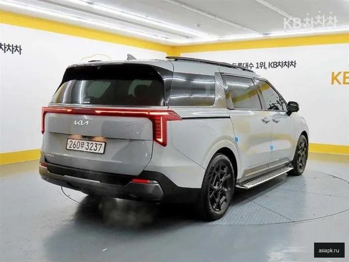 Kia Carnival 4