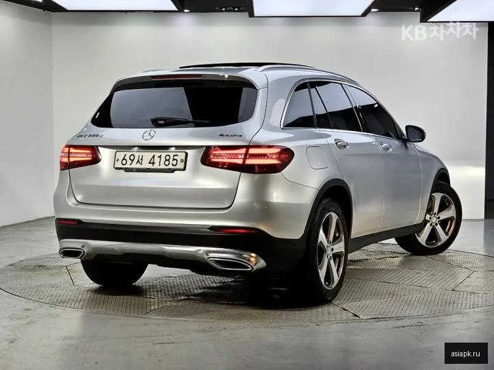 Mercedes-Benz GLC-Class 4