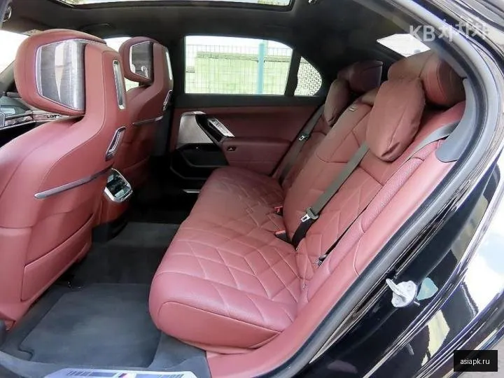 BMW 7-Series 6