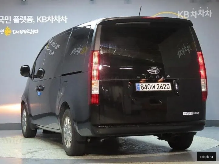 Hyundai Staria 4