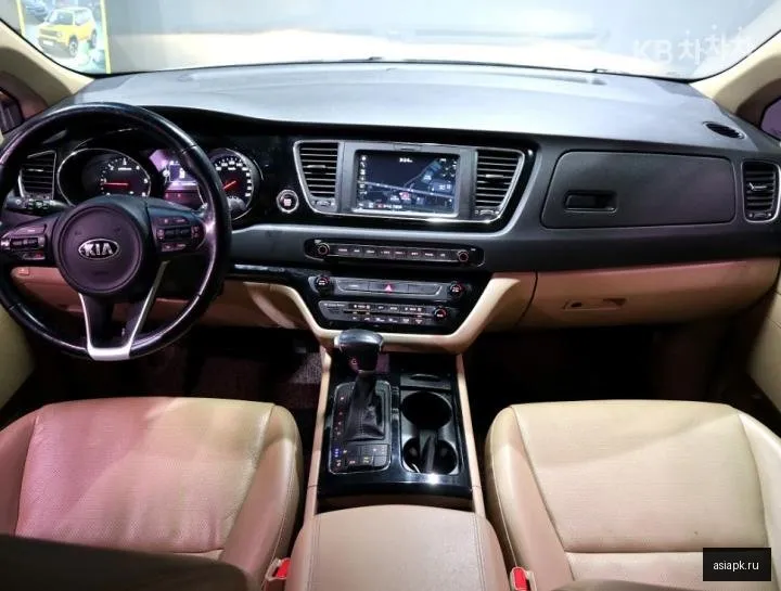 Kia Carnival 5