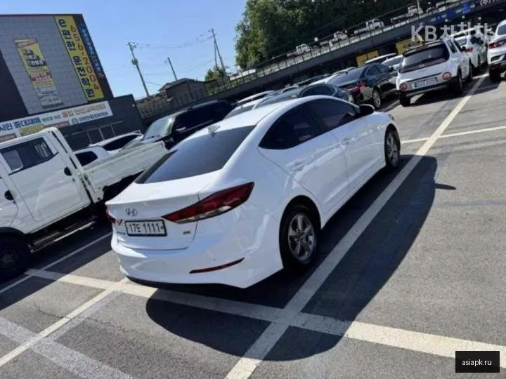 Hyundai Avante 4