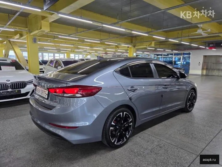 Hyundai Avante 4