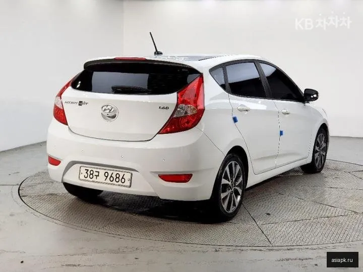 Hyundai Accent 4