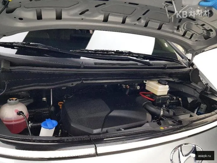 Hyundai Staria 6